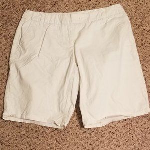 New York and Co. White Shorts SZ 6